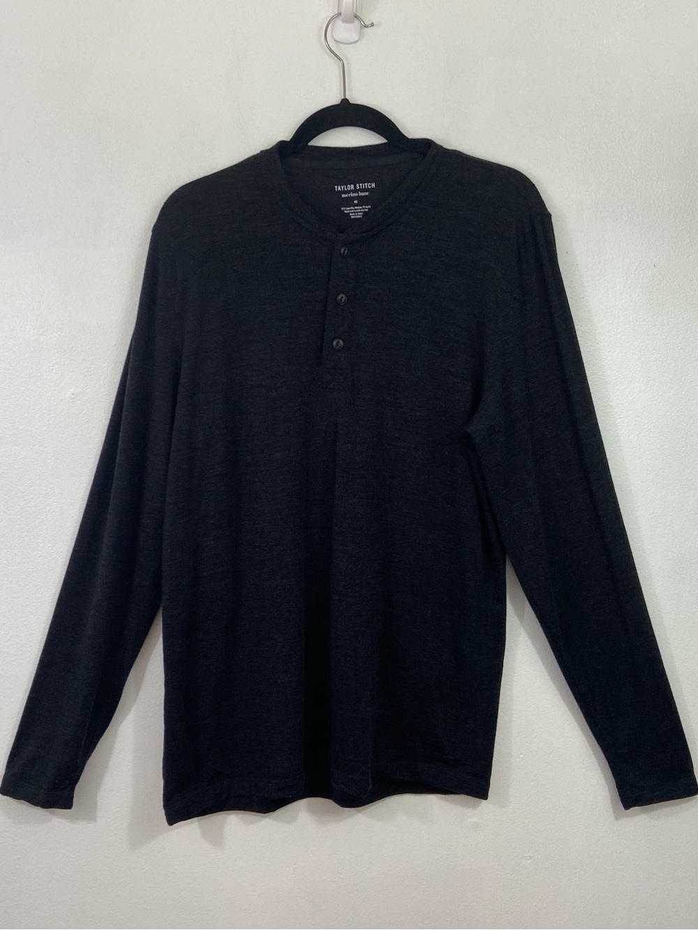 Taylor Stitch Henley Men's 40 M Charcoal Gray Merino Wool Base Layer Hiking